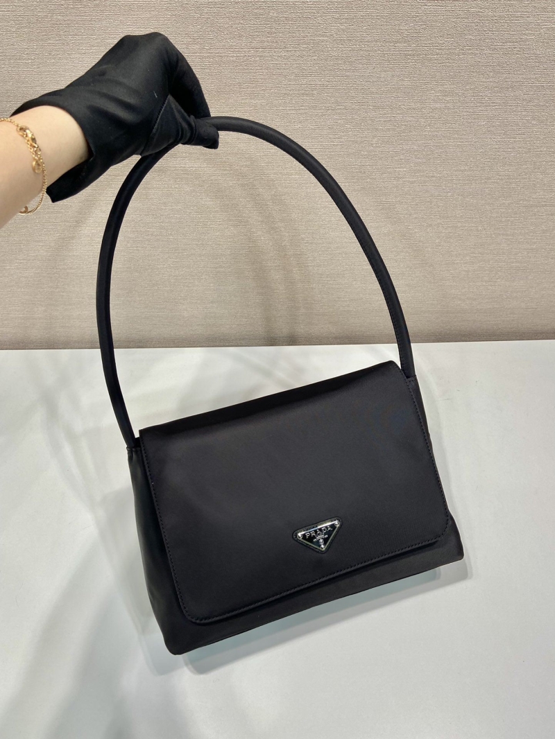 Pra*a hobo bags